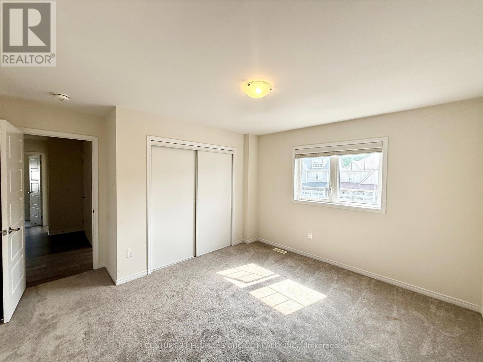 8612 Chickory Trail, Niagara Falls, Ontario  L2H 3S4 - Photo 22 - X12373597