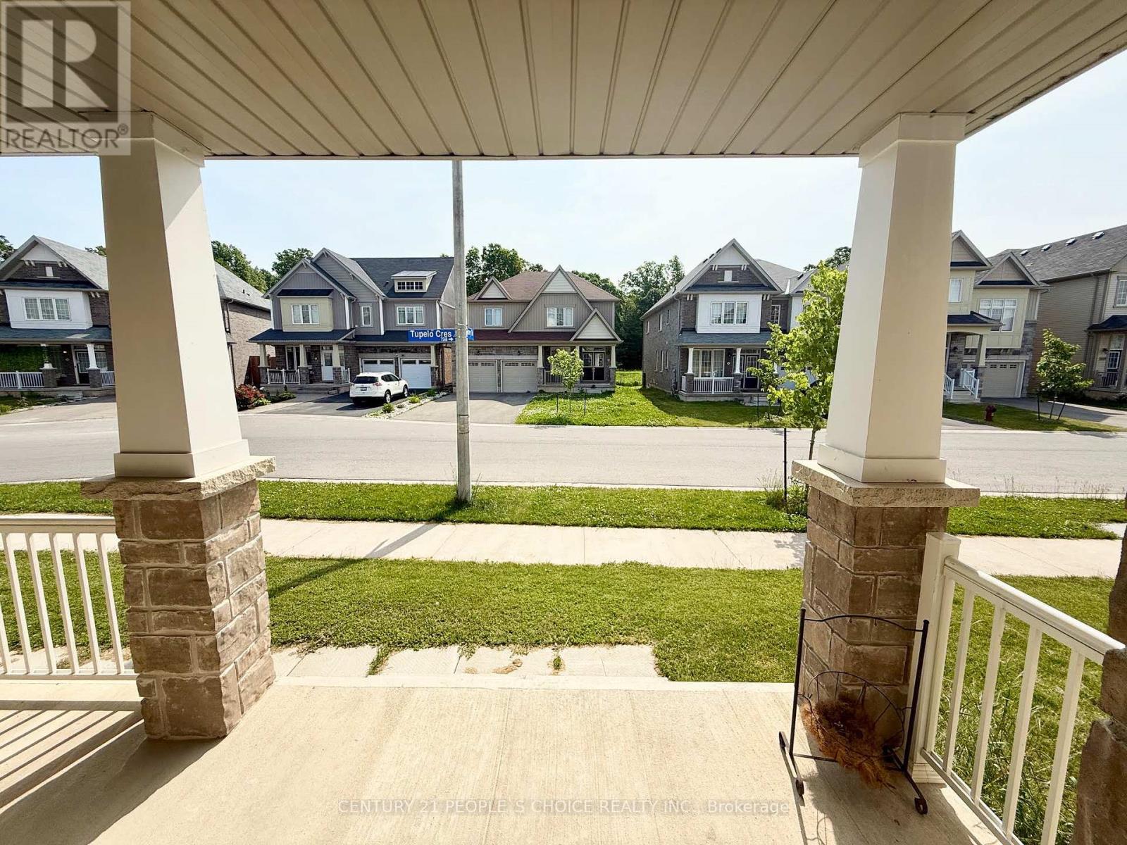 8612 Chickory Trail, Niagara Falls, Ontario  L2H 3S4 - Photo 4 - X12373597