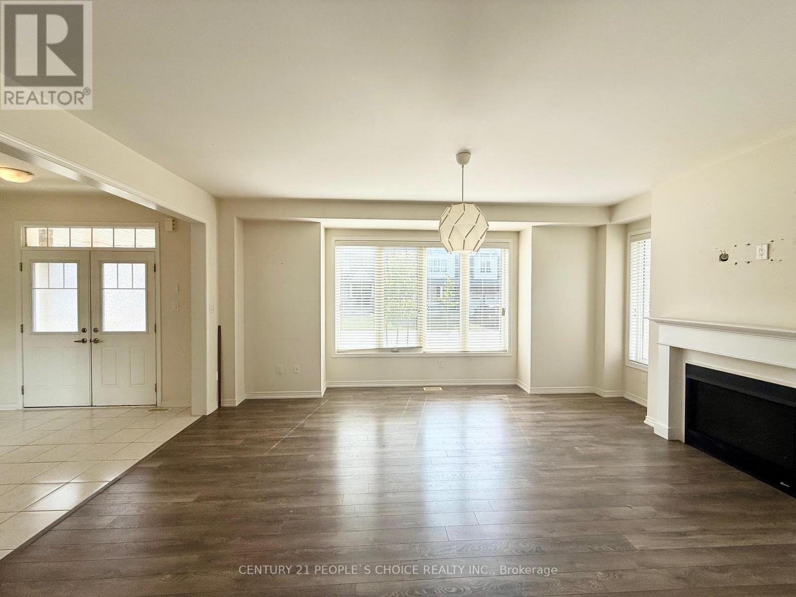8612 Chickory Trail, Niagara Falls, Ontario  L2H 3S4 - Photo 6 - X12373597