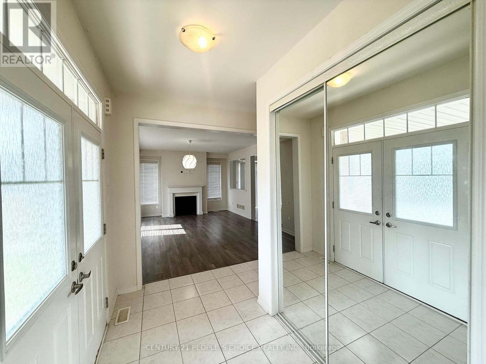 8612 Chickory Trail, Niagara Falls, Ontario  L2H 3S4 - Photo 7 - X12373597