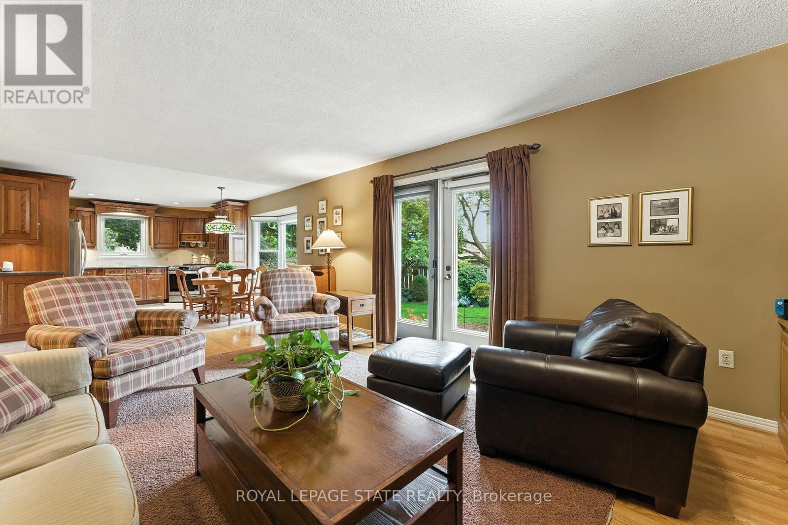 3 Atkins Drive, Hamilton (Gurnett), Ontario  L9C 6T6 - Photo 12 - X12373635