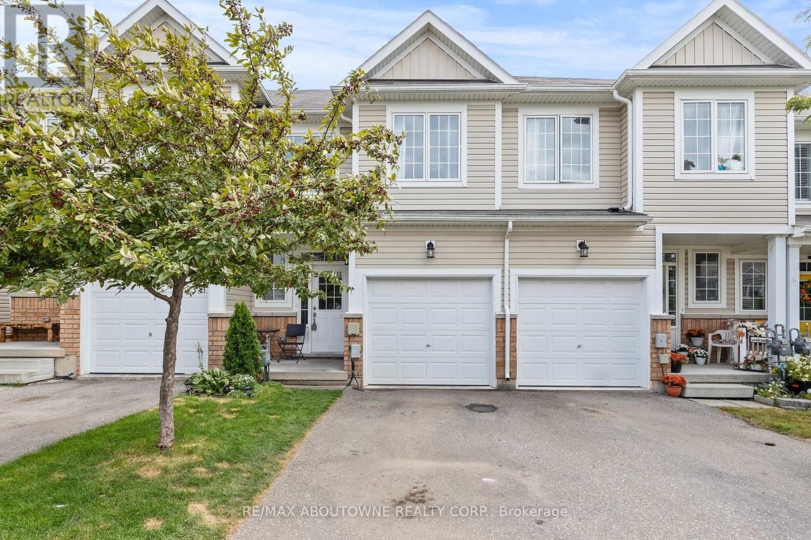 135 - 21 DIANA AVENUE, Brantford, Ontario