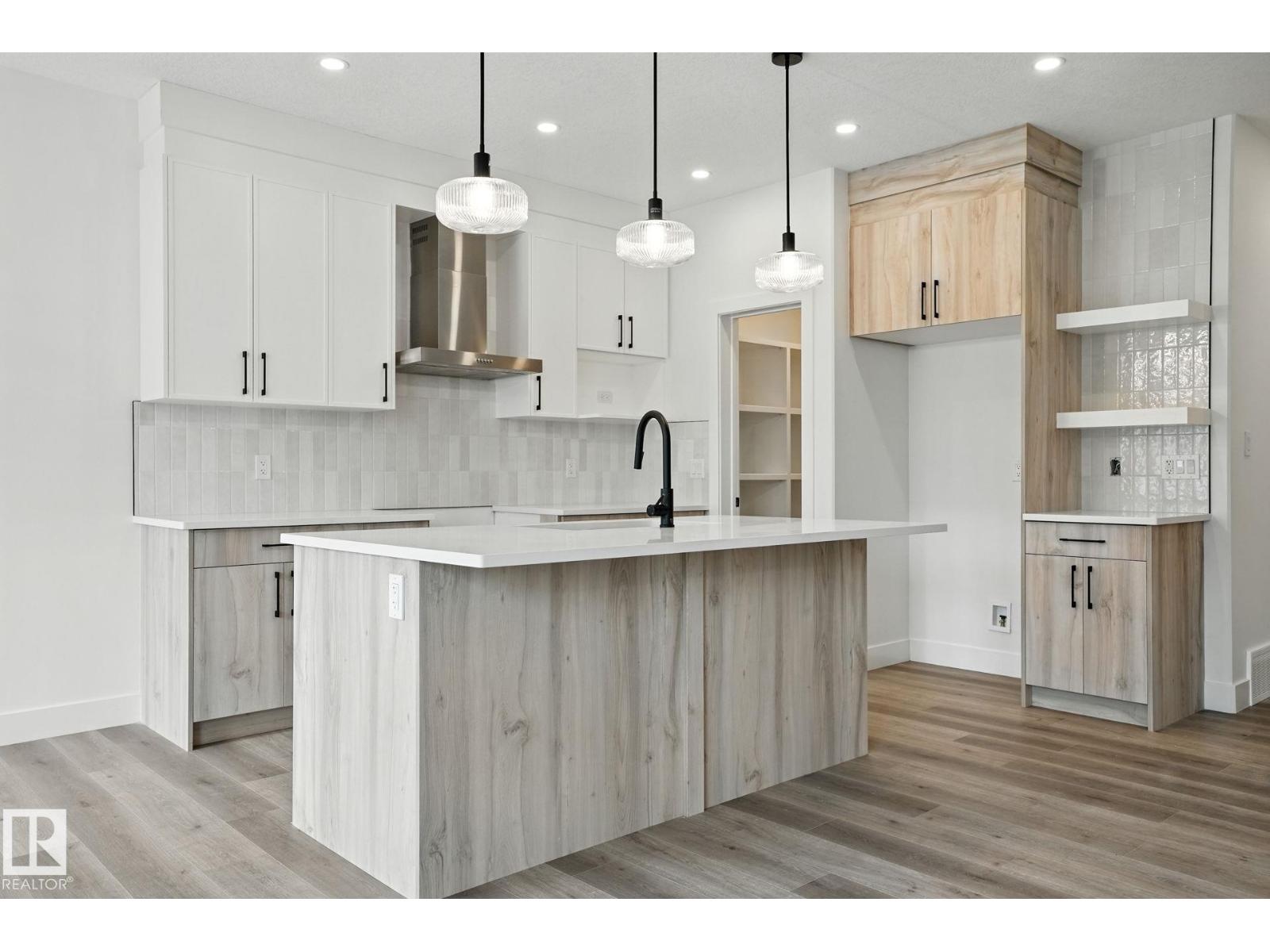 Property at 123 Hilton CV image 4