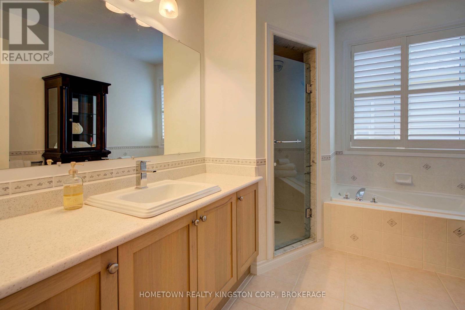52 Glenora Drive, Loyalist, Ontario  K0H 1G0 - Photo 16 - X12373988