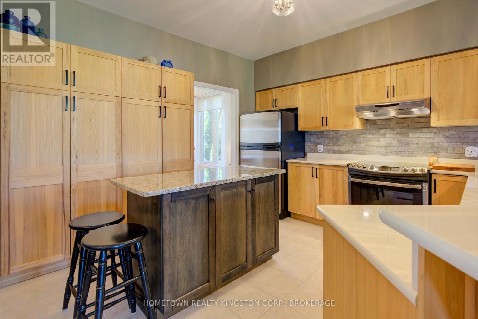 52 Glenora Drive, Loyalist, Ontario  K0H 1G0 - Photo 6 - X12373988