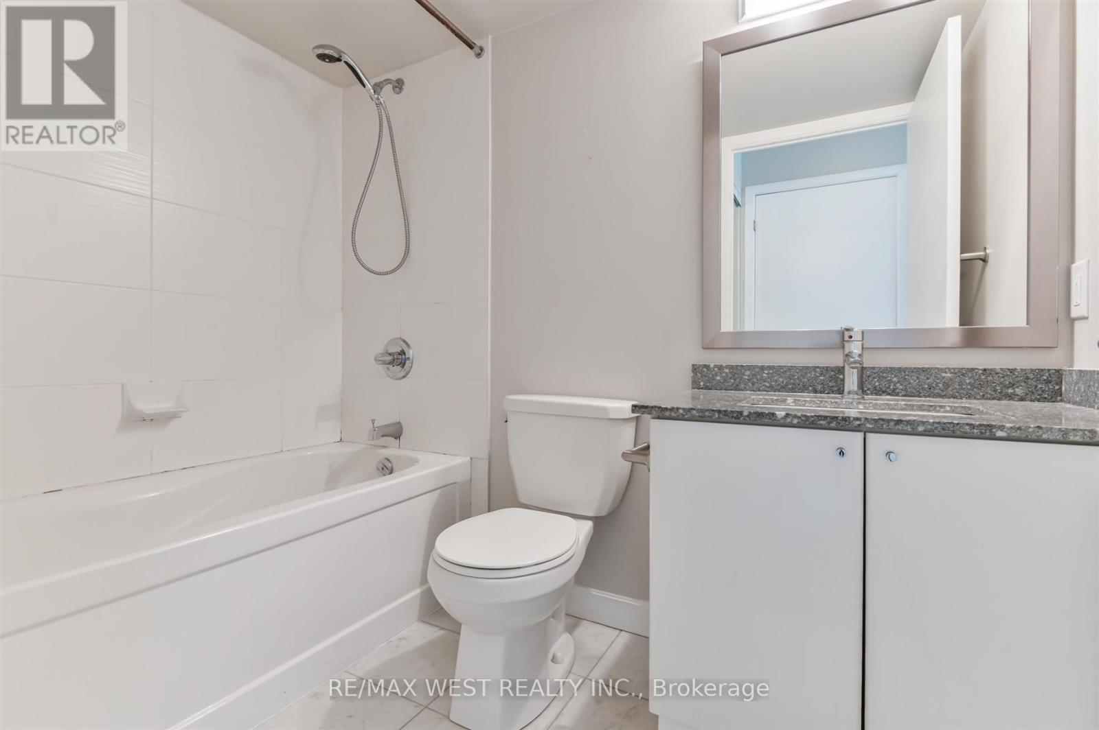 903 - 33 Bay Street, Toronto, Ontario  M5J 2Z3 - Photo 14 - C12373848
