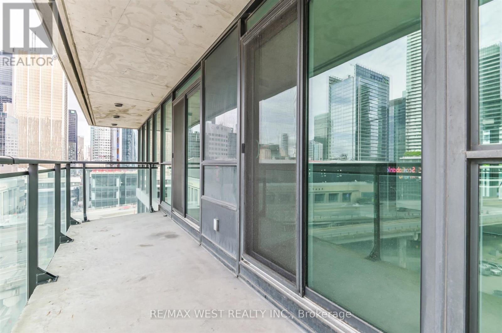 903 - 33 Bay Street, Toronto, Ontario  M5J 2Z3 - Photo 17 - C12373848