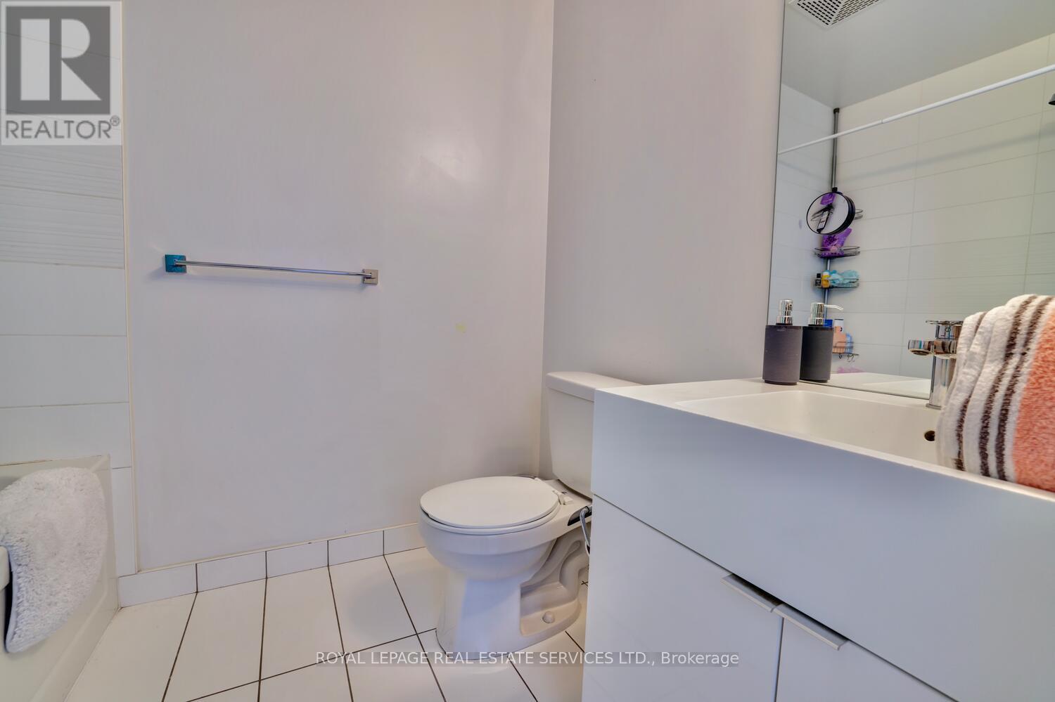 3515 - 15 Iceboat Terrace, Toronto, Ontario  M5V 4A5 - Photo 22 - C12373883