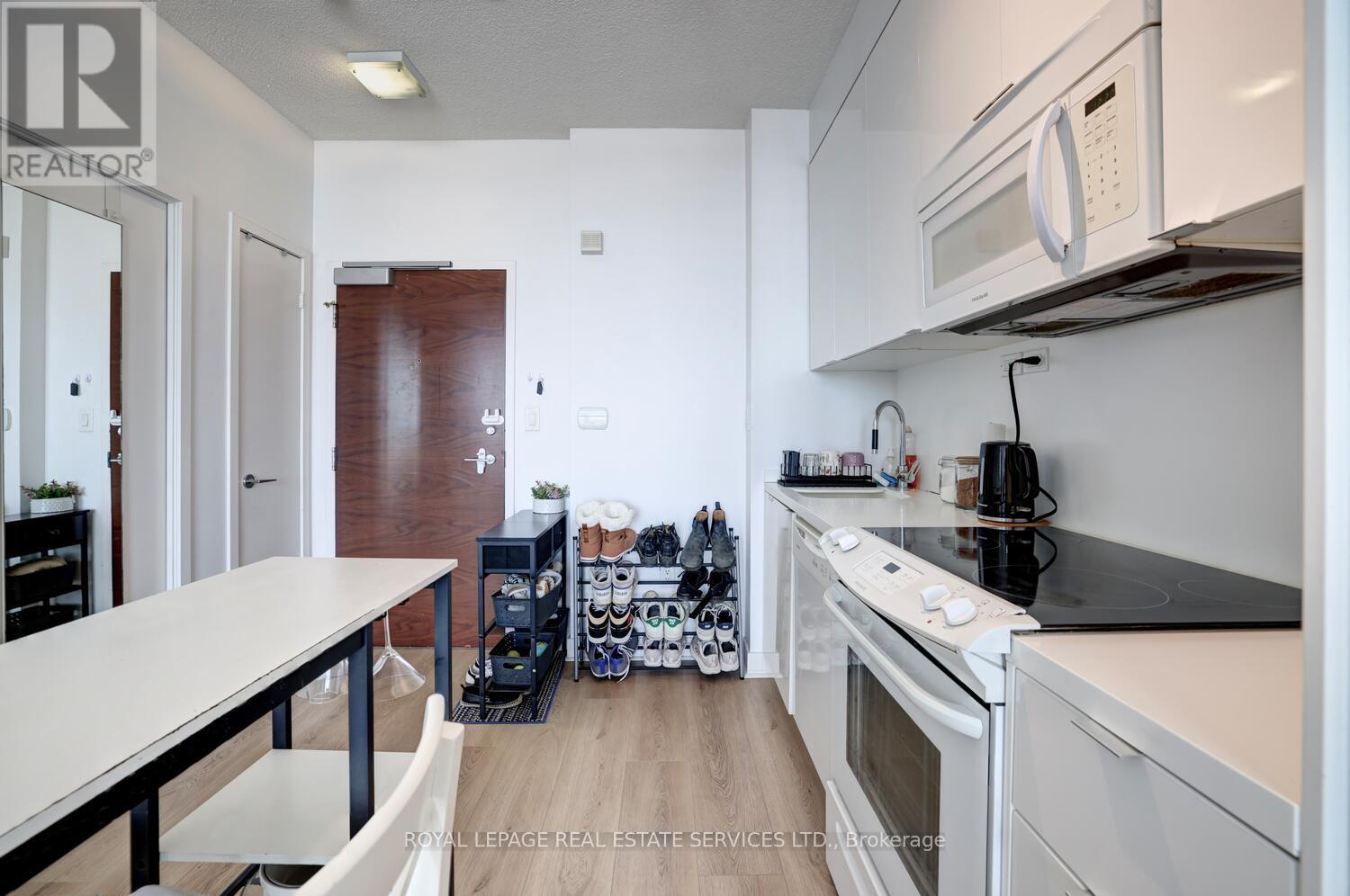 3515 - 15 Iceboat Terrace, Toronto, Ontario  M5V 4A5 - Photo 9 - C12373883