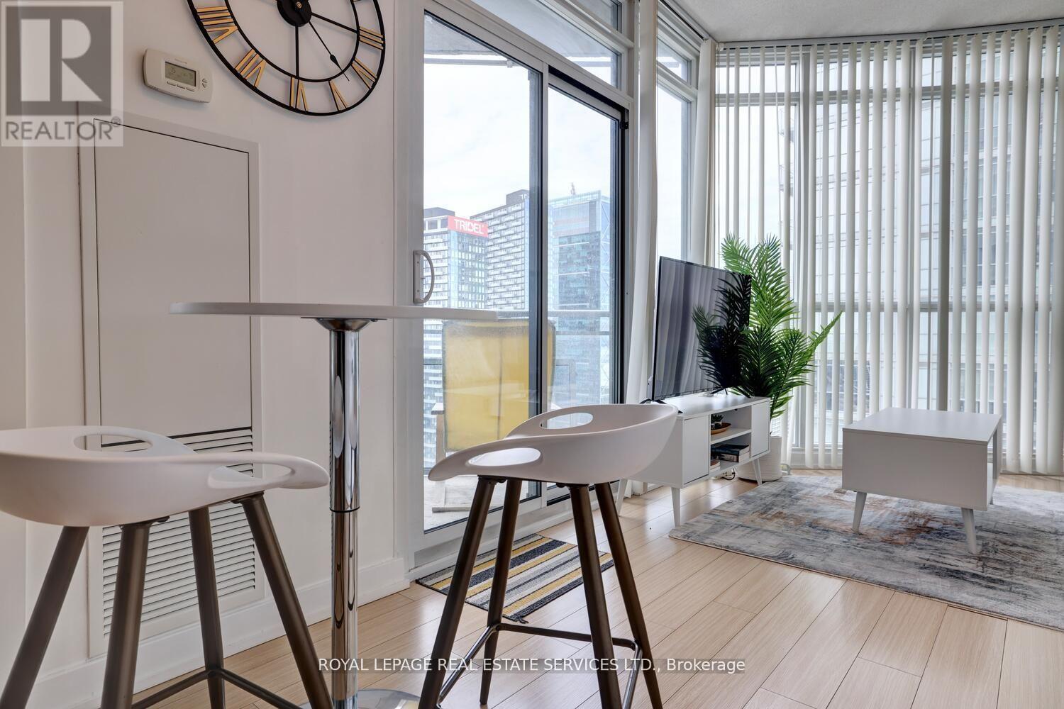 3902 - 21 Iceboat Terrace, Toronto, Ontario  M5V 4A9 - Photo 10 - C12373888