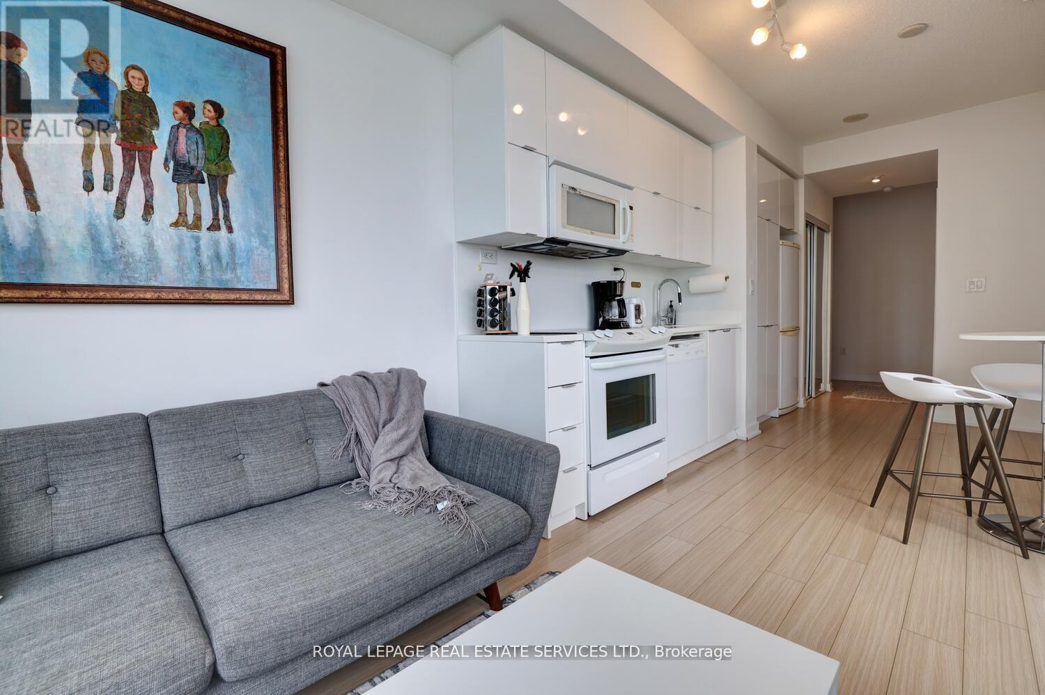 3902 - 21 Iceboat Terrace, Toronto, Ontario  M5V 4A9 - Photo 13 - C12373888