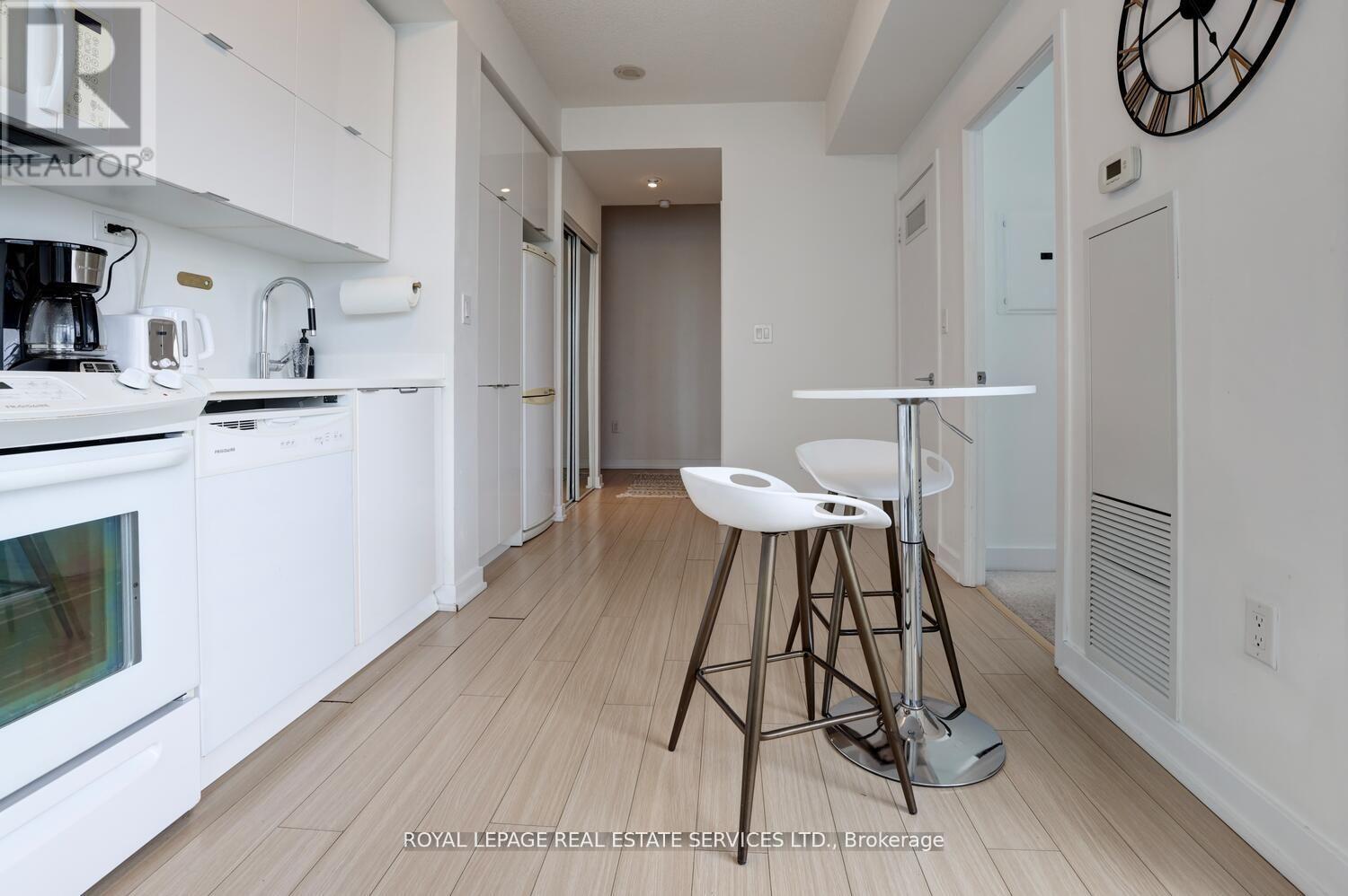 3902 - 21 Iceboat Terrace, Toronto, Ontario  M5V 4A9 - Photo 14 - C12373888