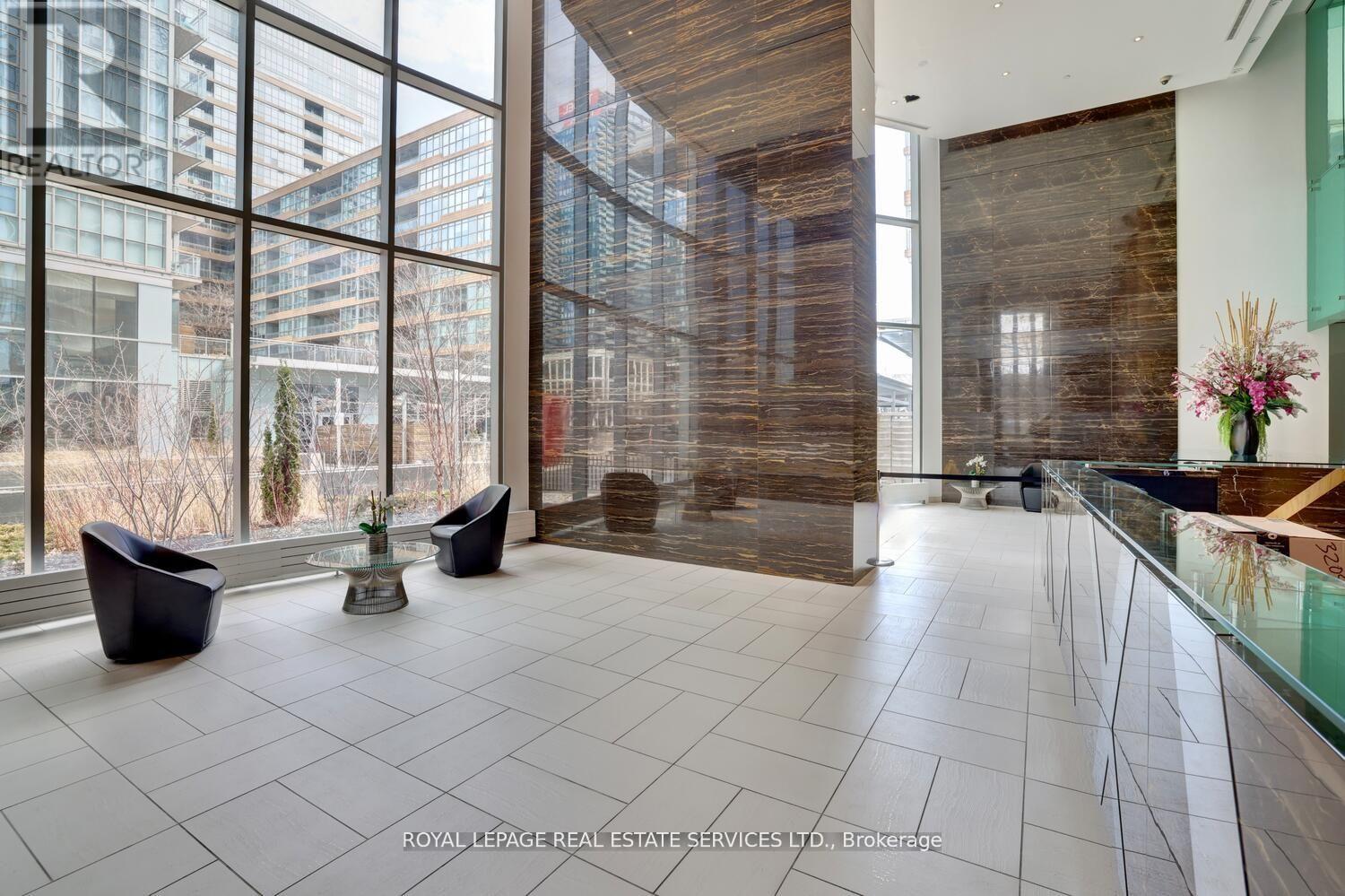 3902 - 21 Iceboat Terrace, Toronto, Ontario  M5V 4A9 - Photo 3 - C12373888