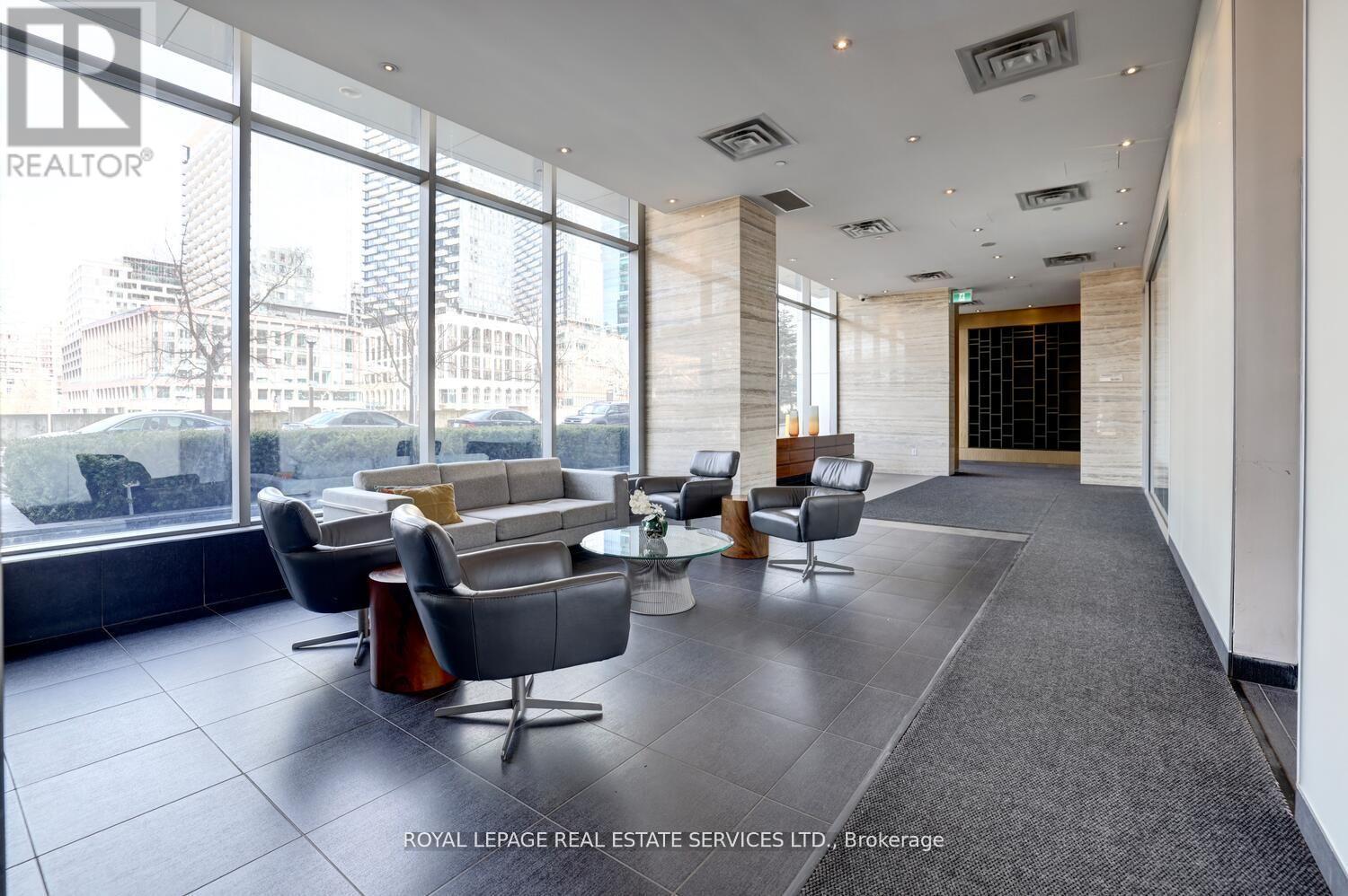 3902 - 21 Iceboat Terrace, Toronto, Ontario  M5V 4A9 - Photo 32 - C12373888