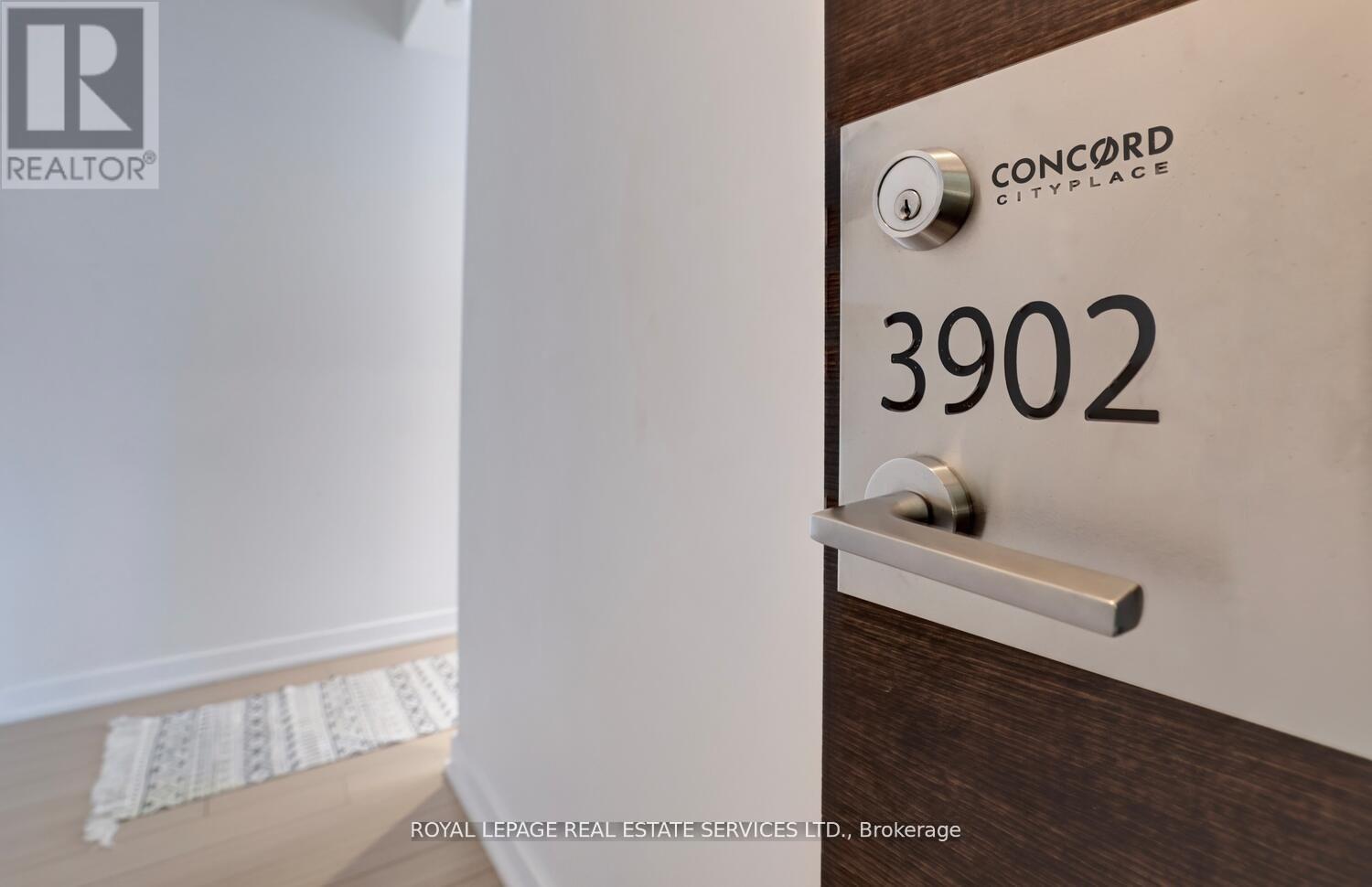 3902 - 21 Iceboat Terrace, Toronto, Ontario  M5V 4A9 - Photo 4 - C12373888
