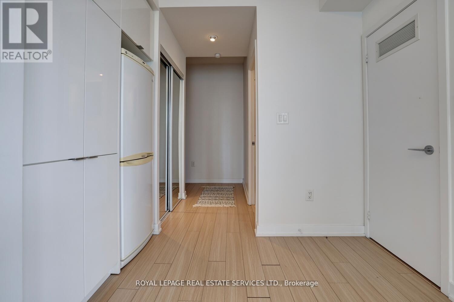 3902 - 21 Iceboat Terrace, Toronto, Ontario  M5V 4A9 - Photo 6 - C12373888