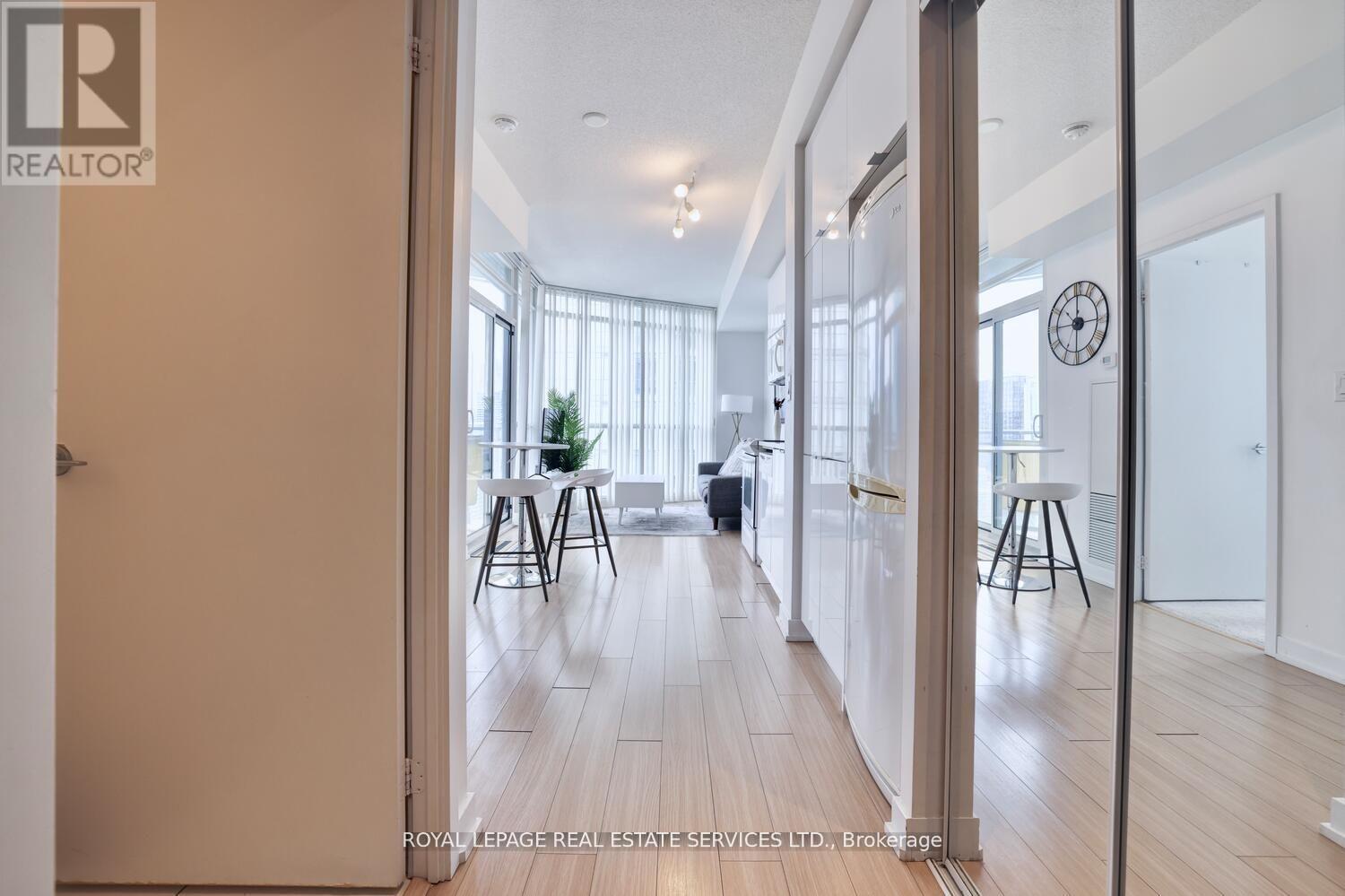 3902 - 21 Iceboat Terrace, Toronto, Ontario  M5V 4A9 - Photo 7 - C12373888