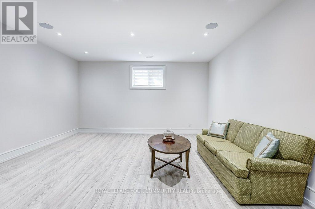2 Hemford Crescent, Toronto (Banbury-Don Mills), Ontario  M3B 2S5 - Photo 32 - C12373901
