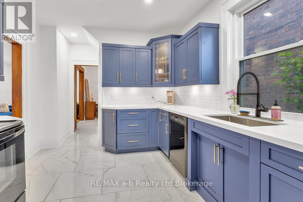 33 Stanley Street, St. Thomas, Ontario  N5R 3E7 - Photo 11 - X12373320