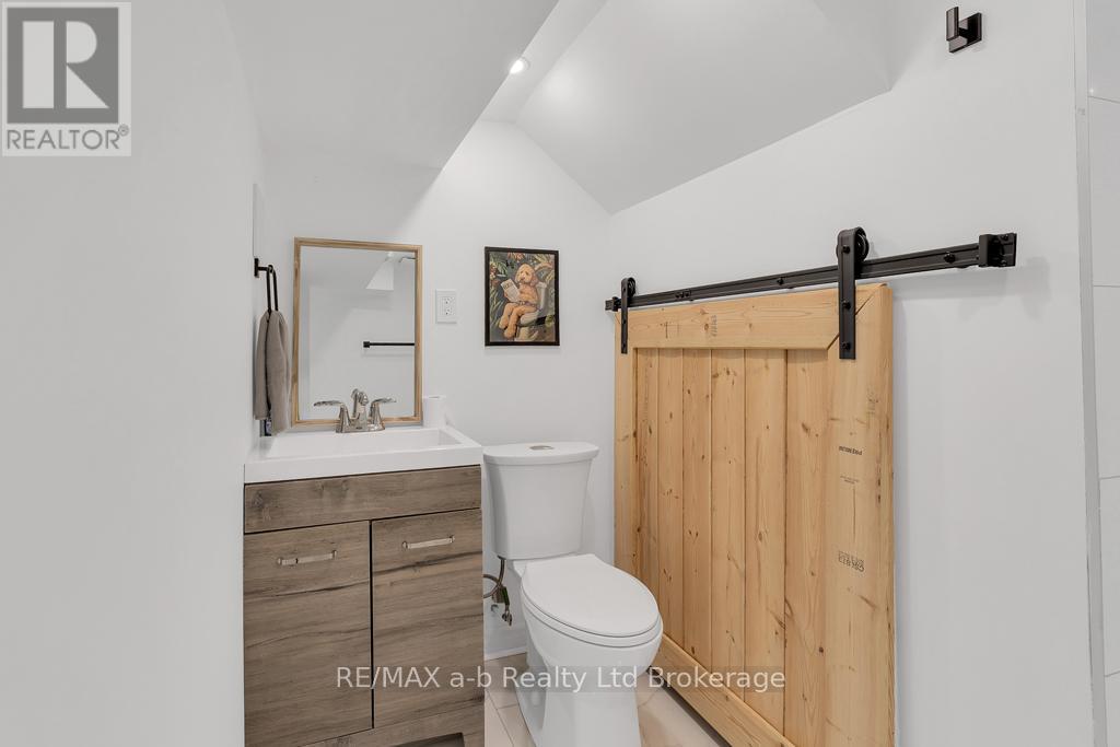 33 Stanley Street, St. Thomas, Ontario  N5R 3E7 - Photo 25 - X12373320