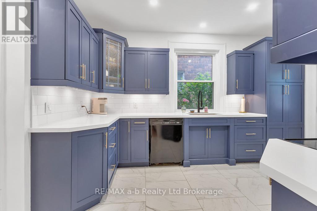 33 Stanley Street, St. Thomas, Ontario  N5R 3E7 - Photo 10 - X12373320