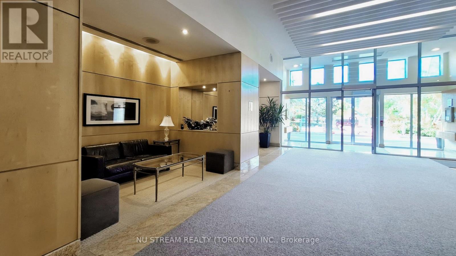 1020 - 62 Suncrest Boulevard, Markham, Ontario  L3T 7Y6 - Photo 4 - N12373649