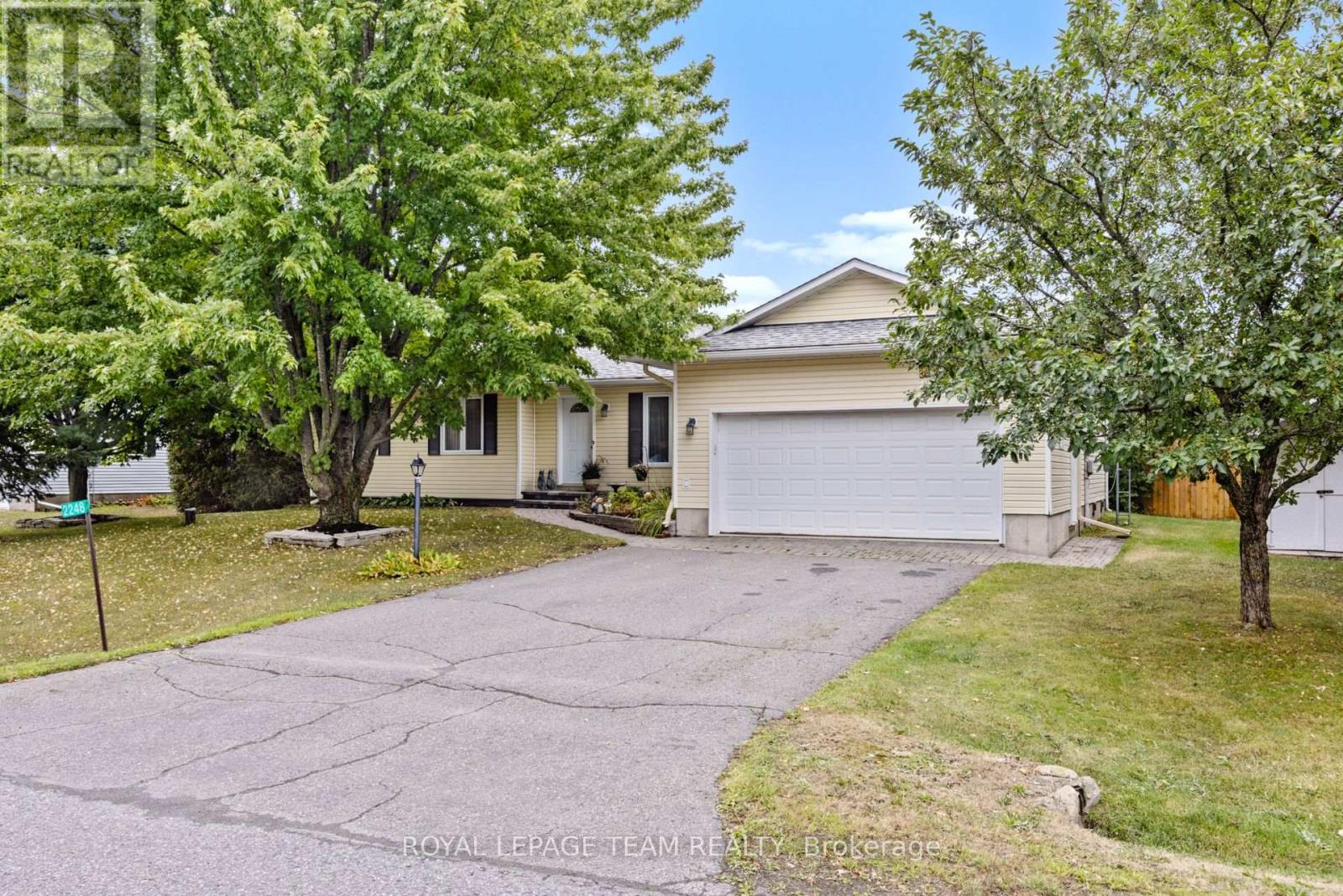 2248 Wallingford Way, Ottawa, Ontario  K0A 2T0 - Photo 3 - X12373978