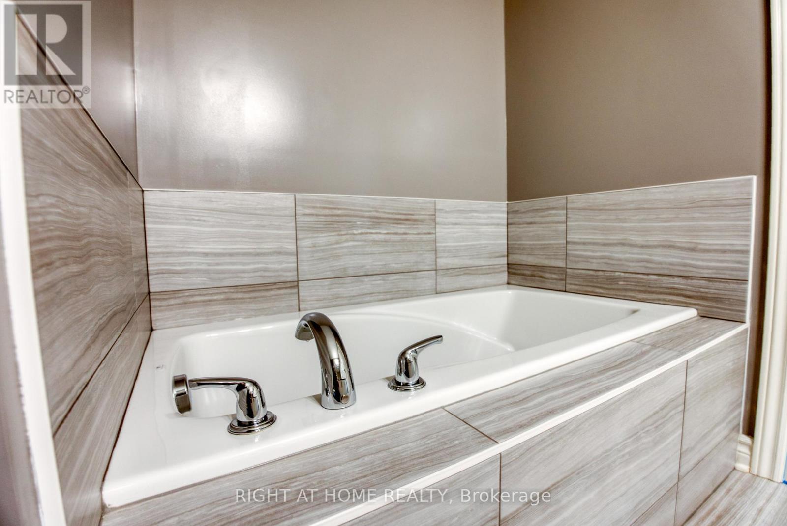 1148 Beckett Crescent, Ottawa, Ontario  K2S 0Z2 - Photo 22 - X12374009