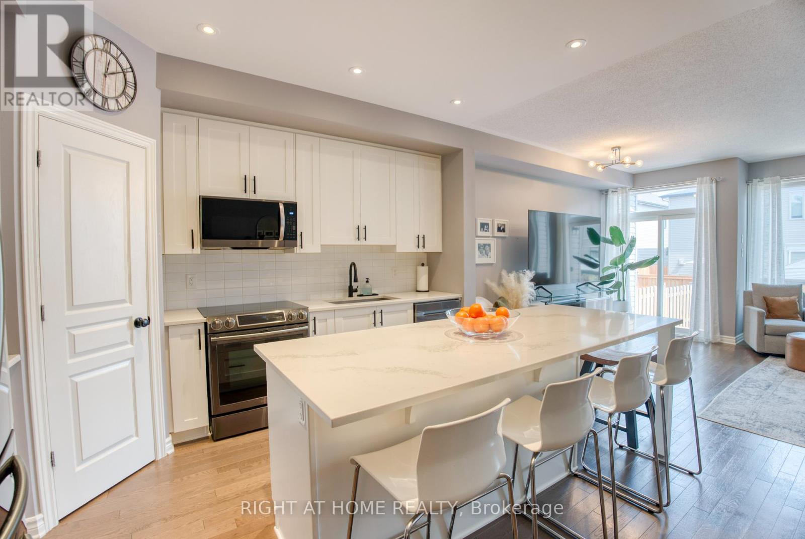 1148 Beckett Crescent, Ottawa, Ontario  K2S 0Z2 - Photo 6 - X12374009