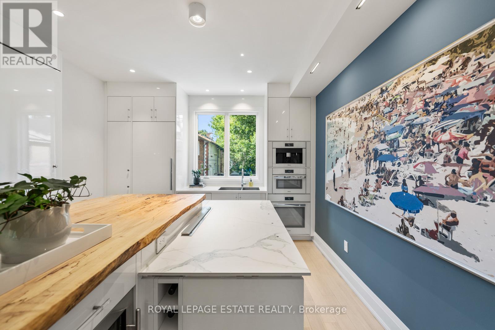 62 Hubbard Boulevard, Toronto, Ontario  M4E 1A4 - Photo 12 - E12373872