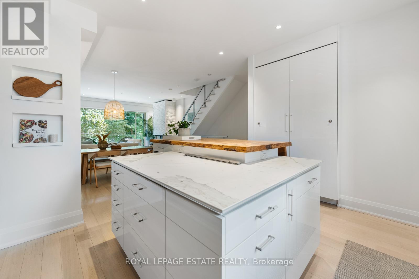 62 Hubbard Boulevard, Toronto, Ontario  M4E 1A4 - Photo 13 - E12373872