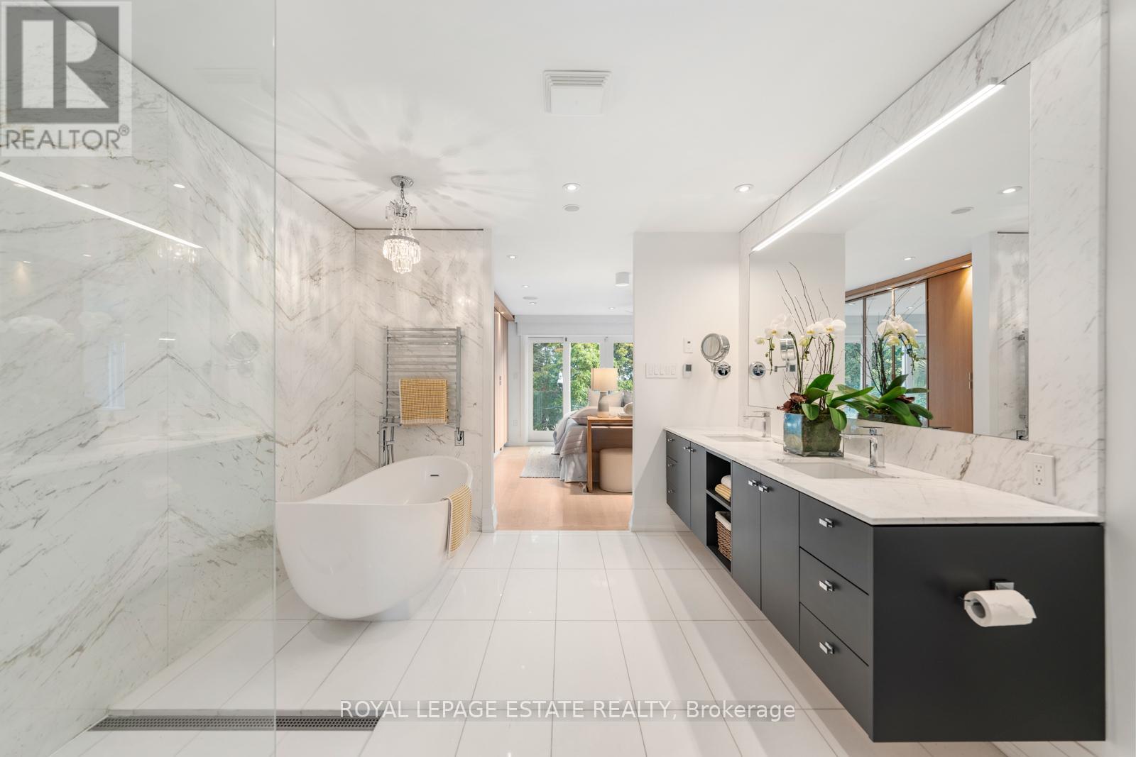 62 Hubbard Boulevard, Toronto, Ontario  M4E 1A4 - Photo 29 - E12373872