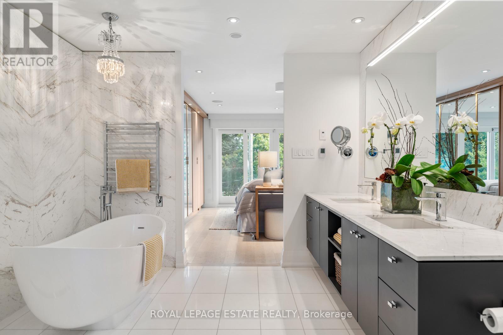 62 Hubbard Boulevard, Toronto, Ontario  M4E 1A4 - Photo 30 - E12373872