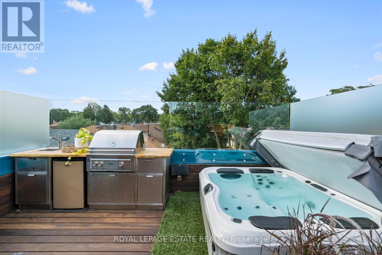 62 Hubbard Boulevard, Toronto, Ontario  M4E 1A4 - Photo 32 - E12373872