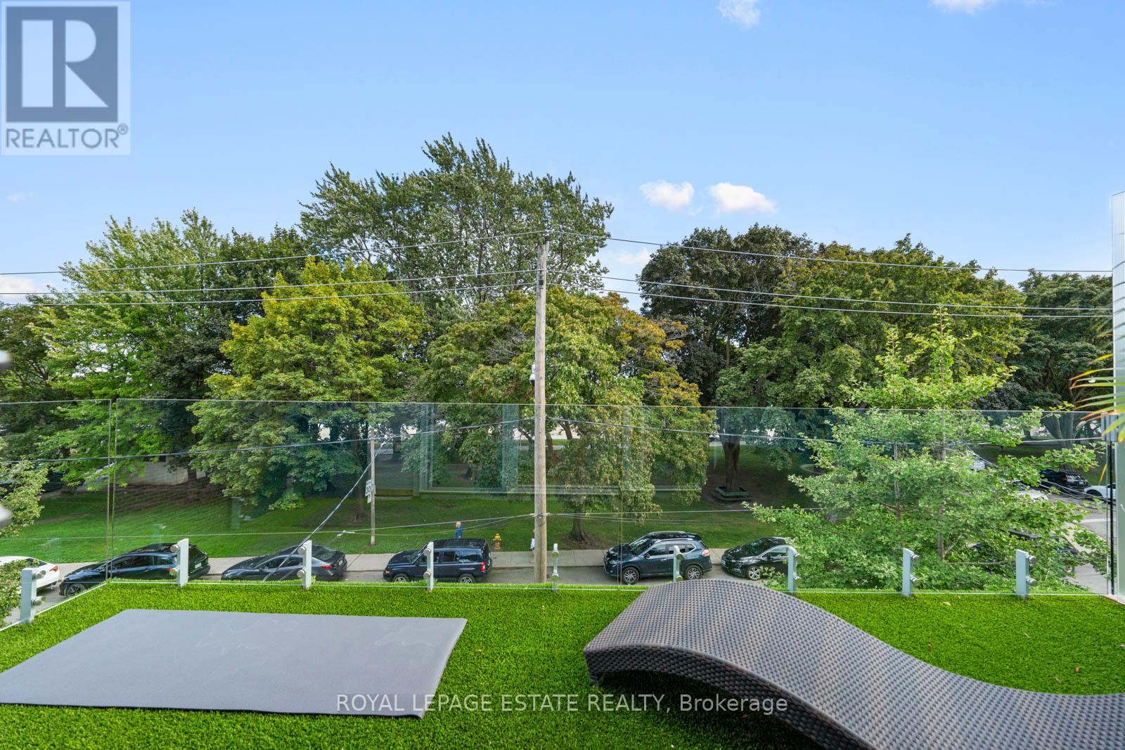 62 Hubbard Boulevard, Toronto, Ontario  M4E 1A4 - Photo 37 - E12373872