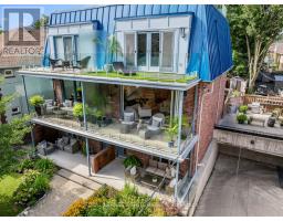 62 HUBBARD BOULEVARD, Toronto, Ontario