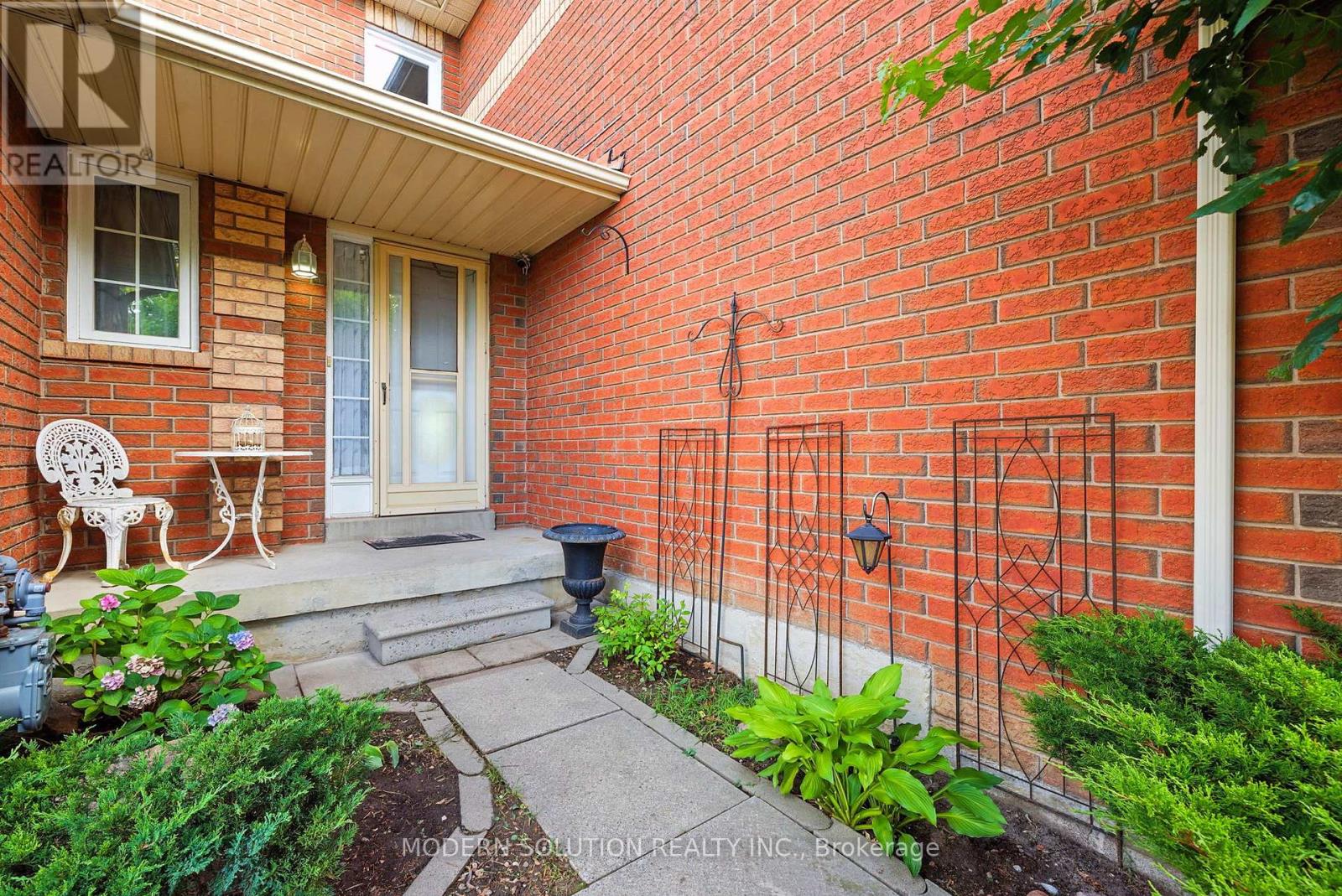 99 Creekwood Crescent, Whitby, Ontario  L1R 2K1 - Photo 4 - E12373902