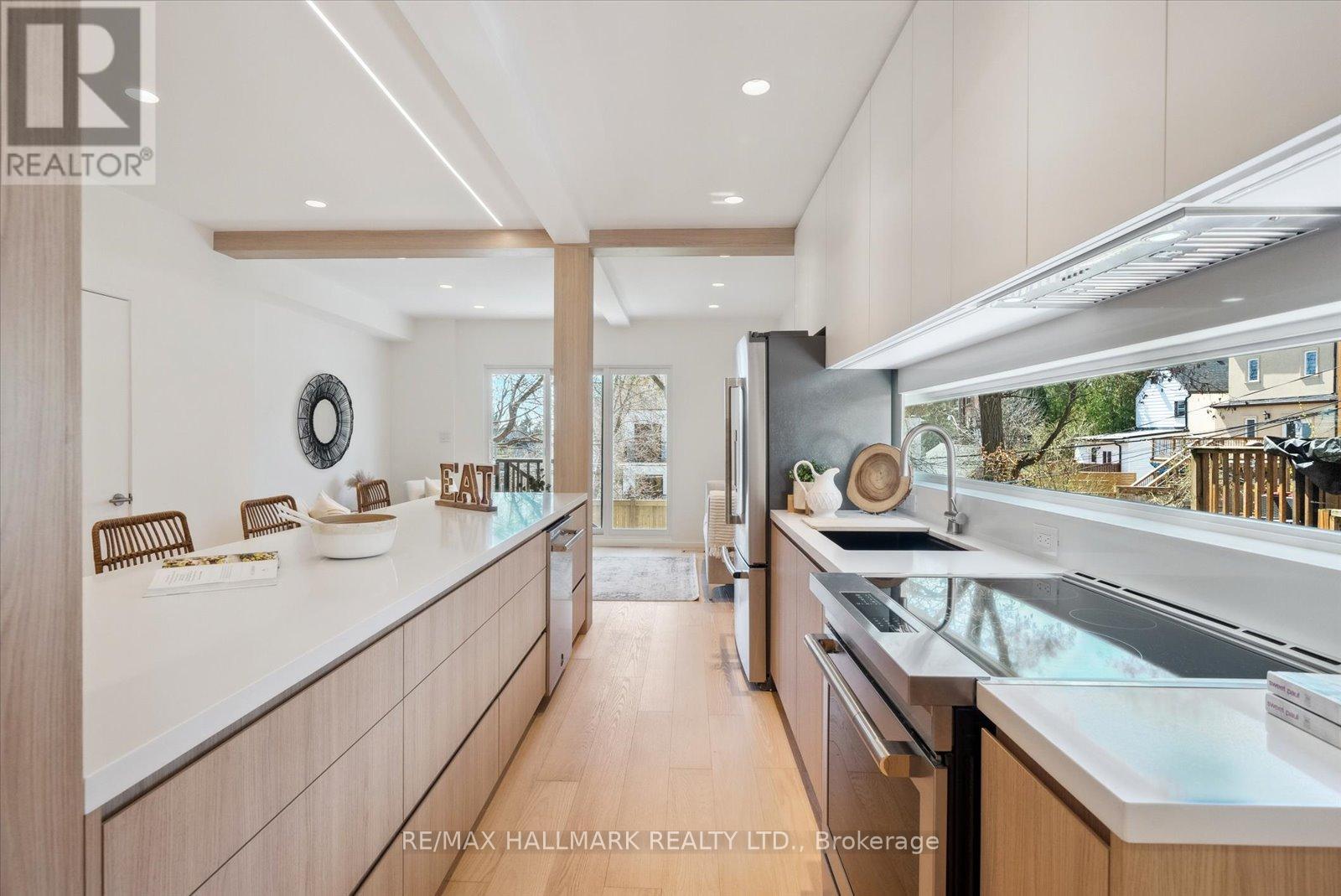7 Ivy Avenue, Toronto, Ontario  M4L 2H6 - Photo 12 - E12373920