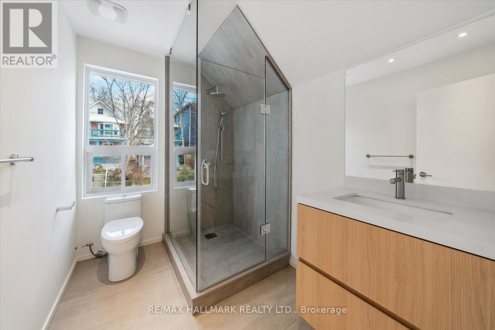 7 Ivy Avenue, Toronto, Ontario  M4L 2H6 - Photo 34 - E12373920