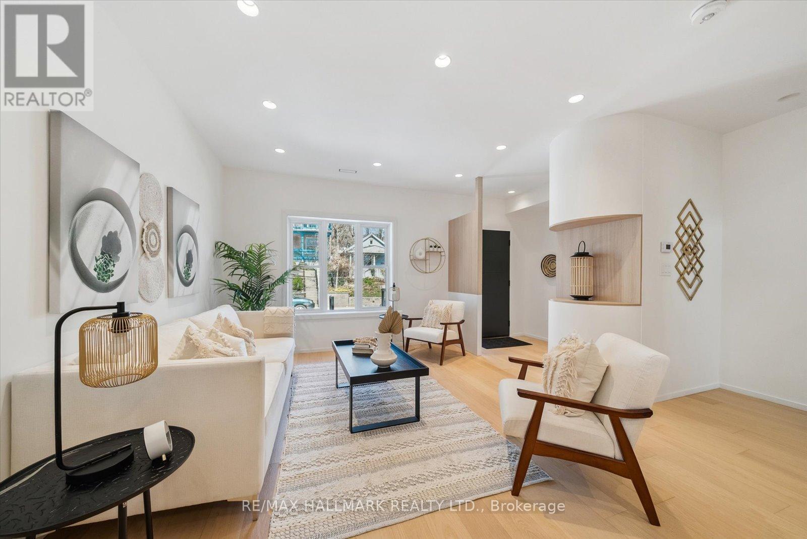 7 Ivy Avenue, Toronto, Ontario  M4L 2H6 - Photo 7 - E12373920