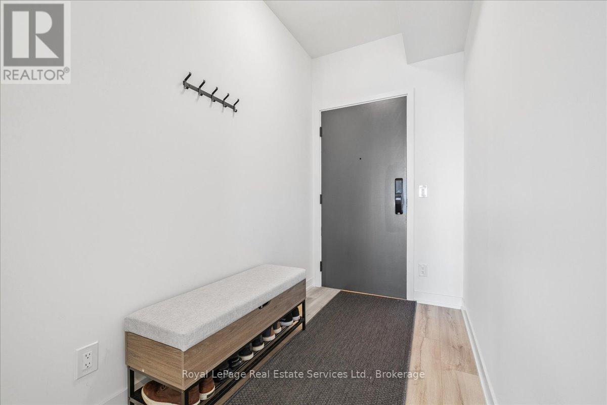 2001 - 335 Wheat Boom Drive, Oakville, Ontario  L6H 7Y1 - Photo 8 - W12373999