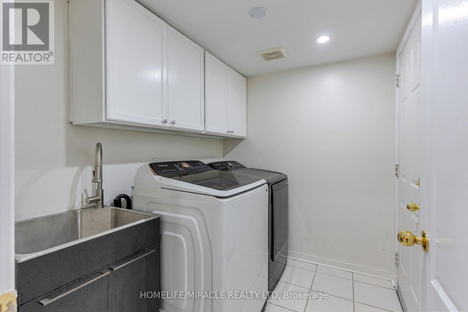 14 Galveston Crescent, Brampton, Ontario  L7A 3R7 - Photo 12 - W12372789