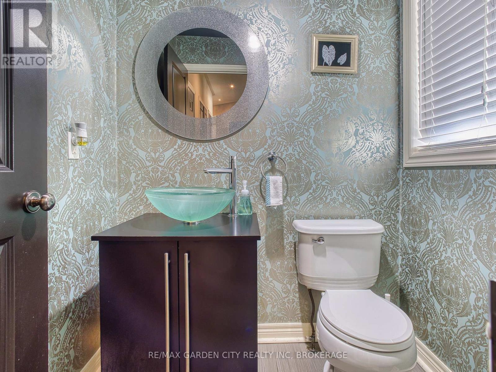 29 Agincourt Crescent, St. Catharines, Ontario  L2S 4B4 - Photo 22 - X12373974