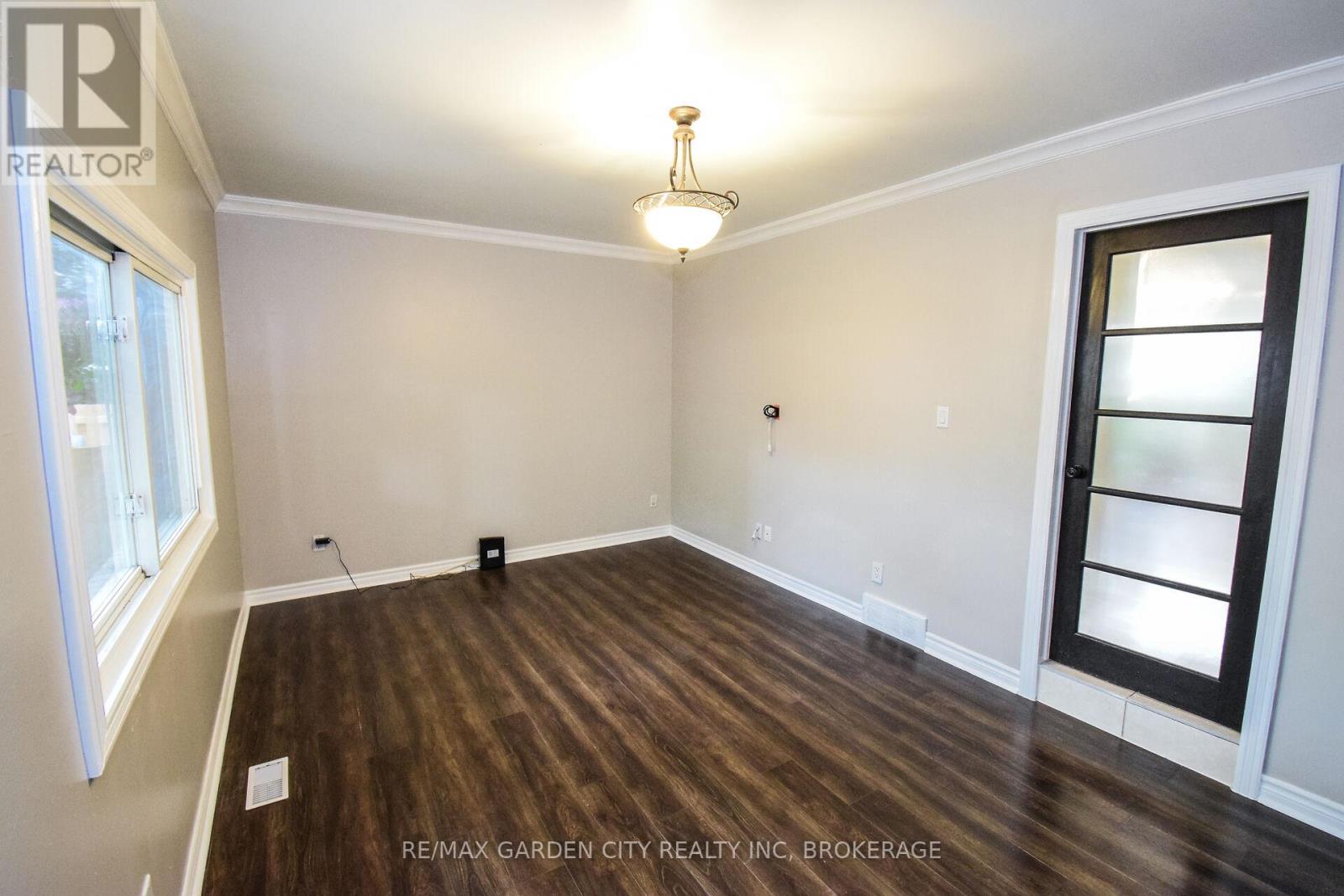 37 - 185 Denistoun Street, Welland, Ontario  L3C 6J6 - Photo 23 - X12374028