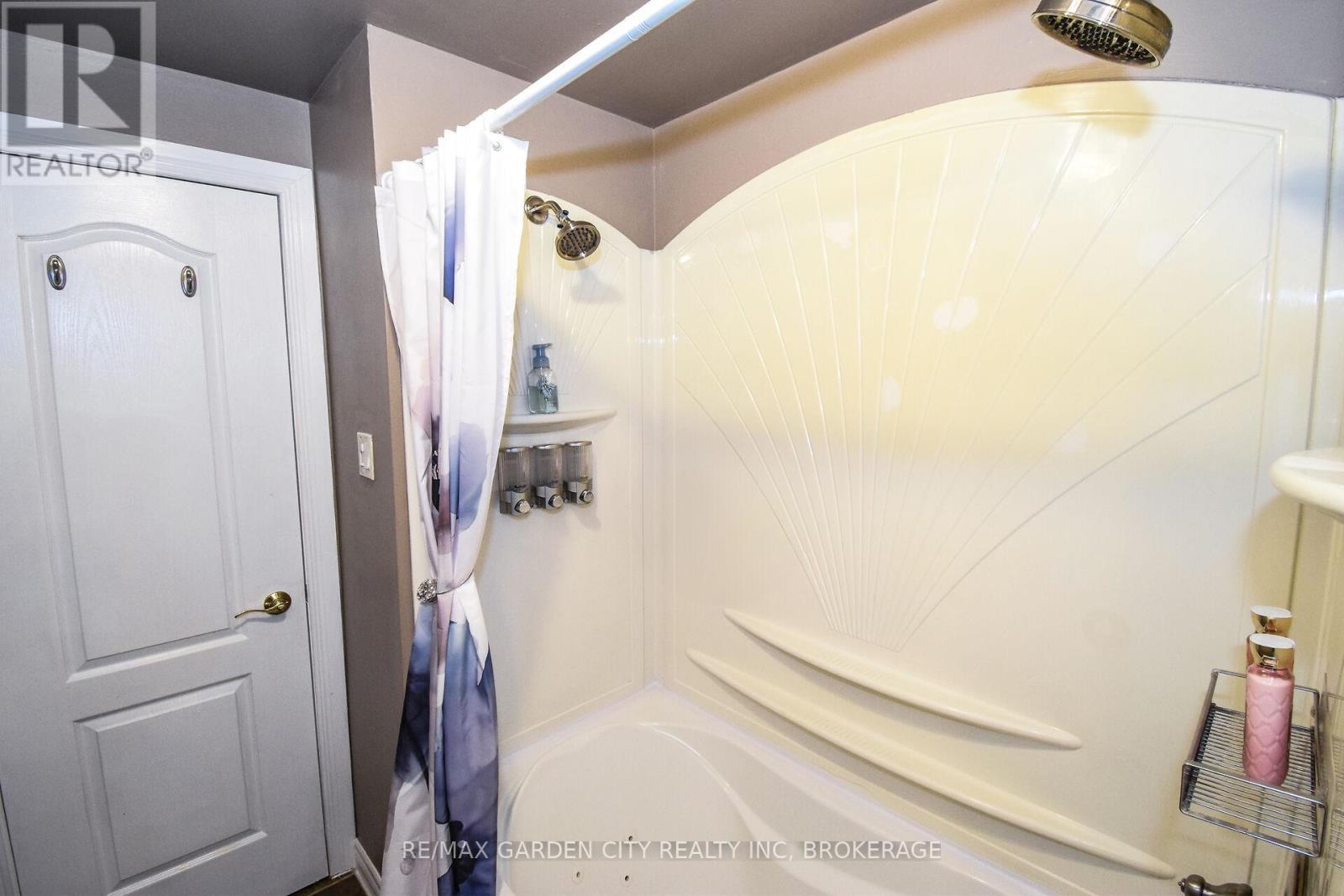 37 - 185 Denistoun Street, Welland, Ontario  L3C 6J6 - Photo 28 - X12374028