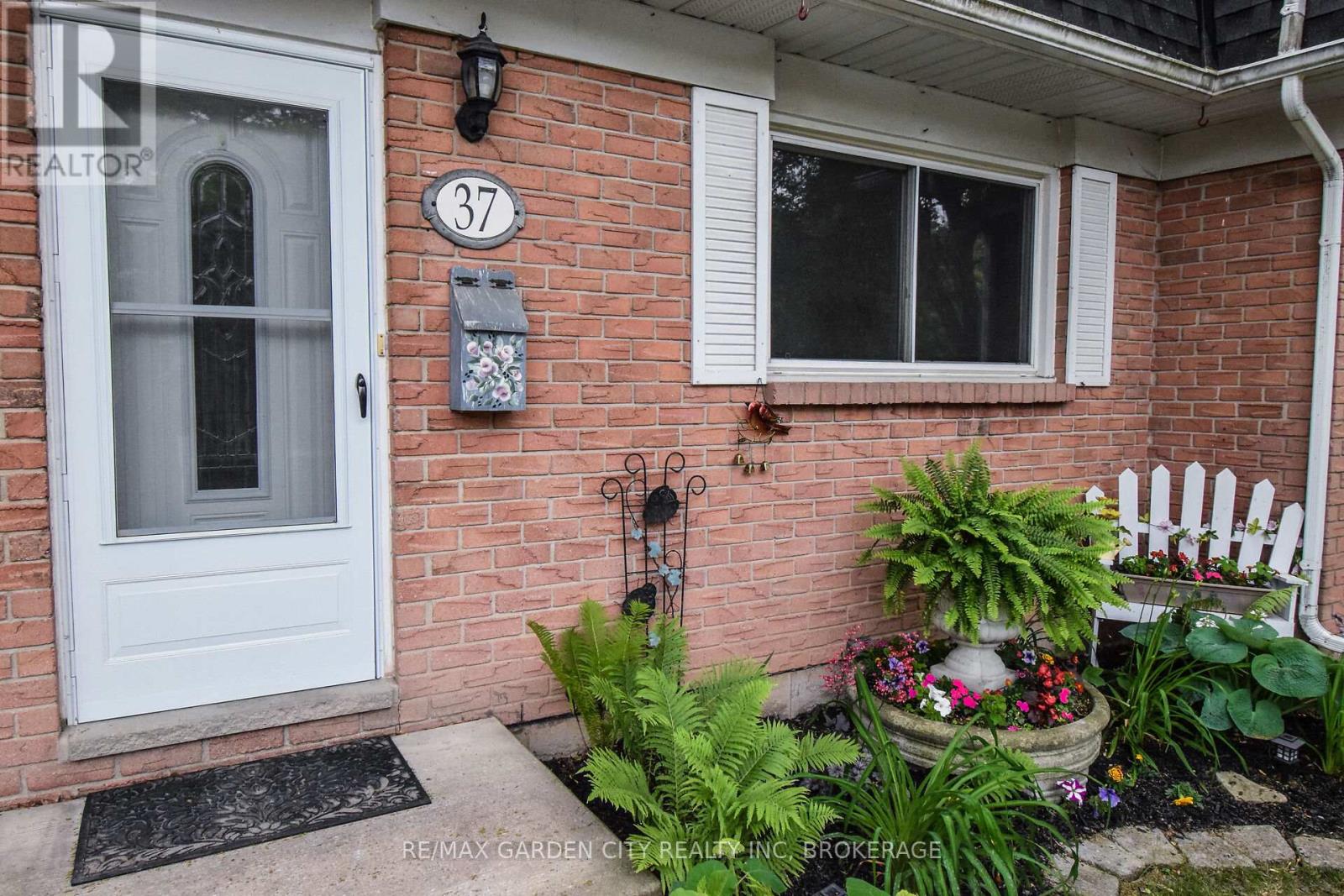 37 - 185 Denistoun Street, Welland, Ontario  L3C 6J6 - Photo 4 - X12374028