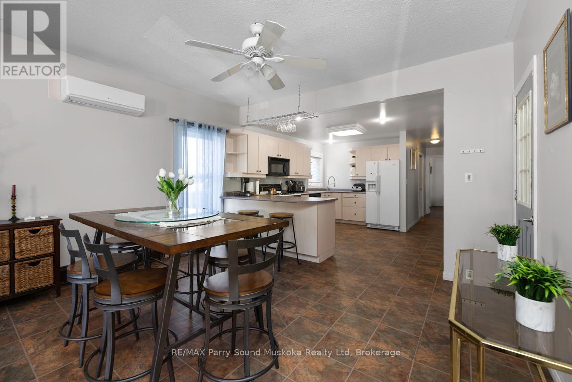 111 James Street, Parry Sound, Ontario  P2A 1T7 - Photo 8 - X12374032