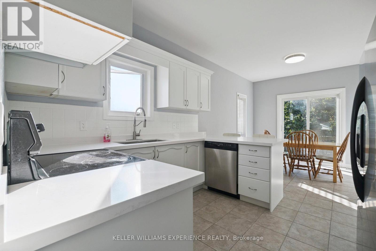 1288 Gina Street, Innisfil, Ontario  L9S 1T1 - Photo 13 - N12373869