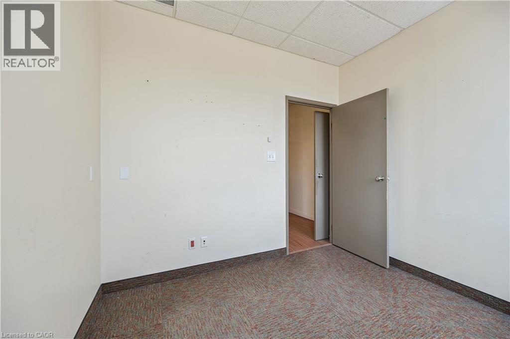 751 Victoria Street S Unit# 200, Kitchener, Ontario  N2M 5N4 - Photo 34 - 40761436