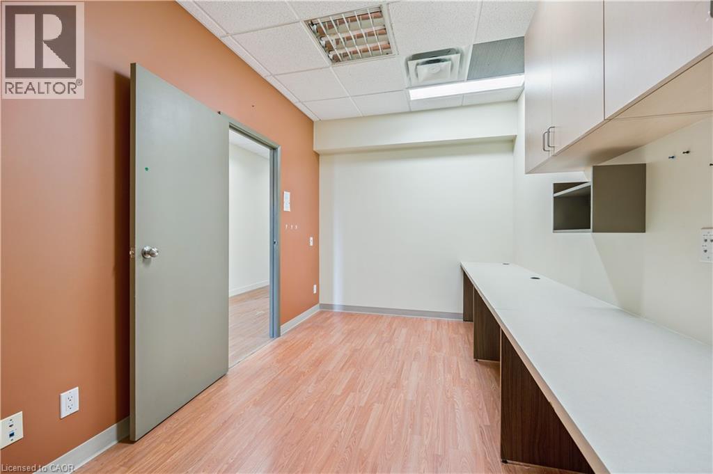 751 Victoria Street S Unit# 200, Kitchener, Ontario  N2M 5N4 - Photo 37 - 40761436
